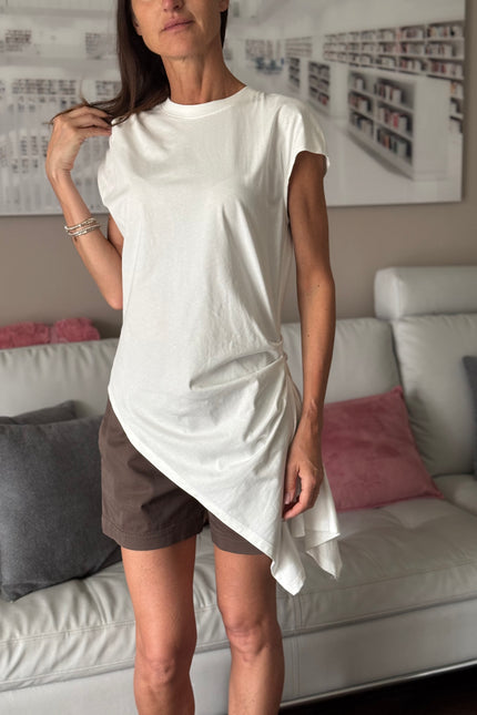 T-SHIRT ASIMMETRICA
