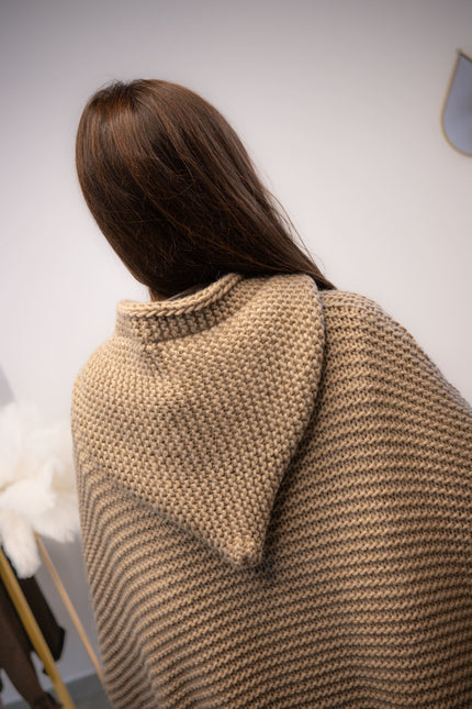 PONCHO CON CAPPUCCIO