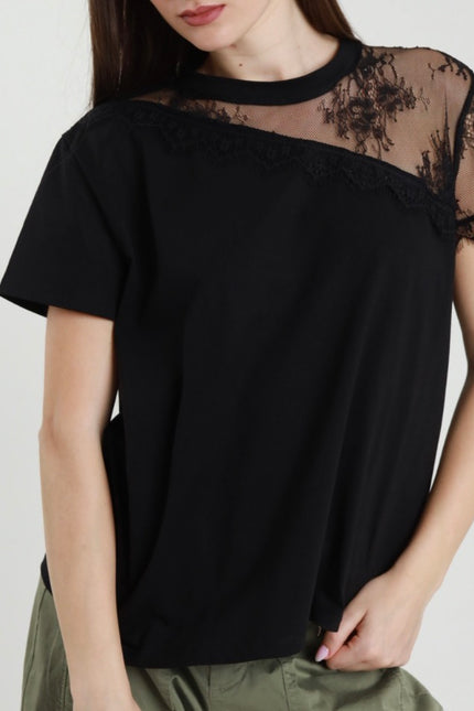 T-SHIRT CON SPALLA IN PIZZO