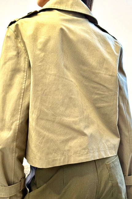 Trench corto